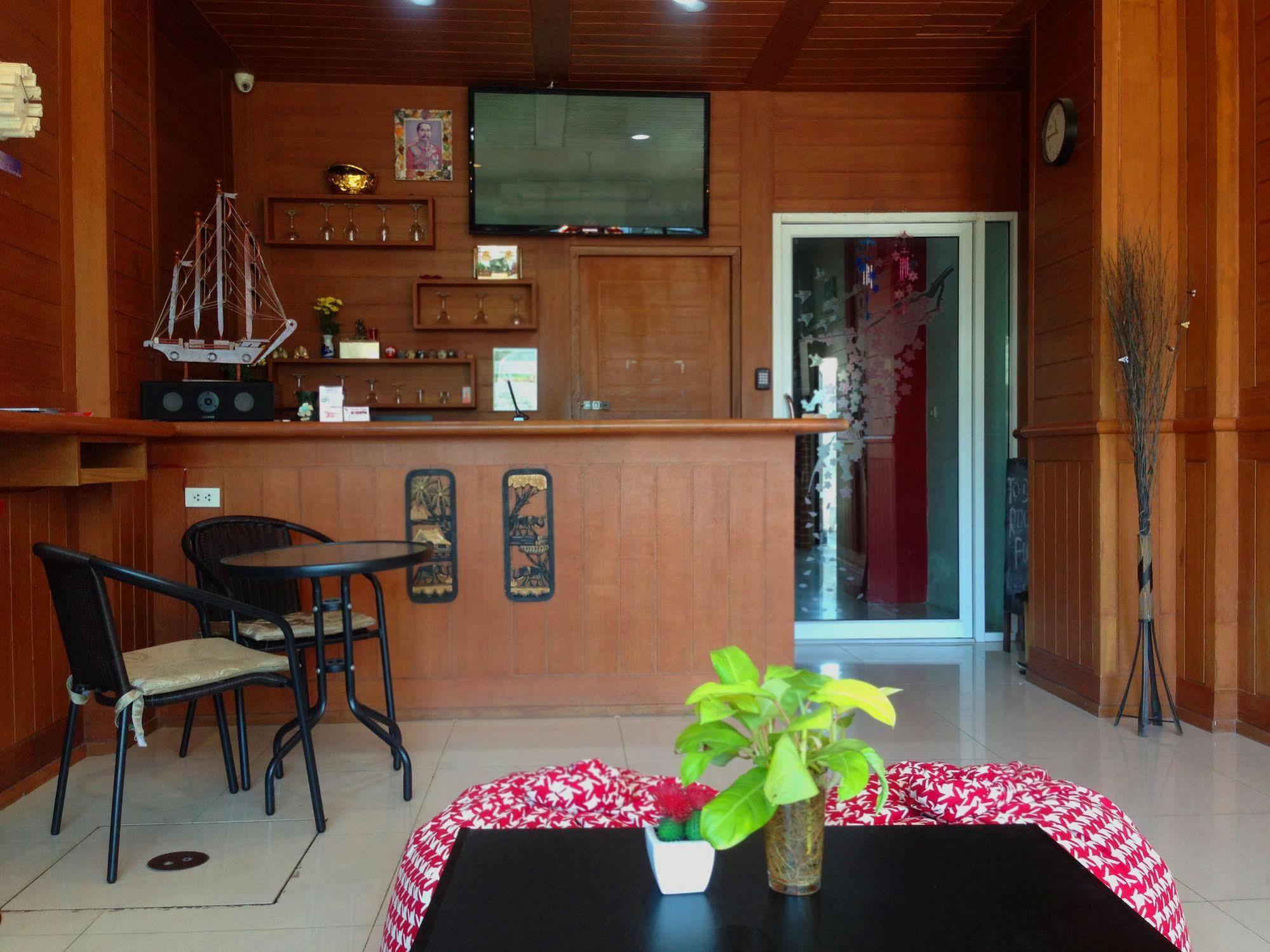 Onibaku Hotell 2*