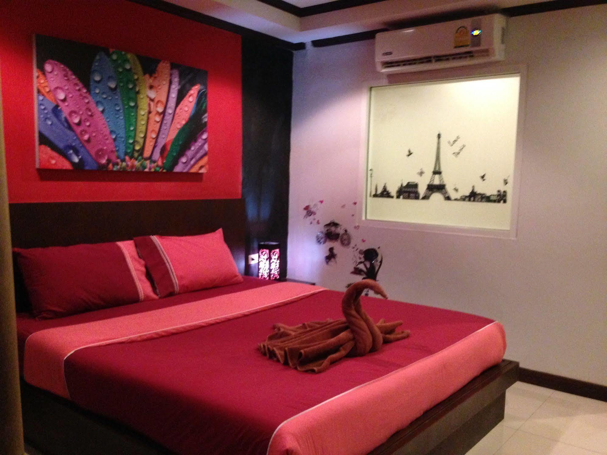 Hotell Onibaku Patong